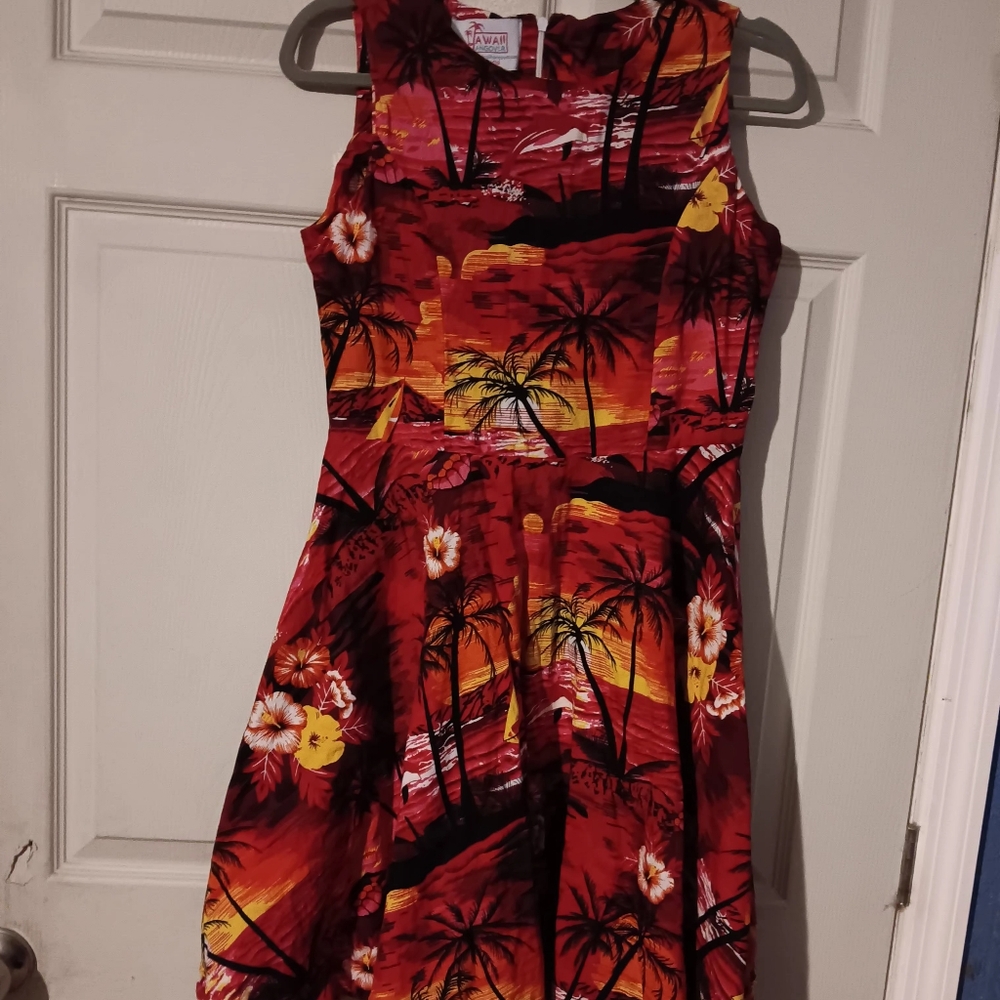 Hawaiin Hangover Red Tropical Sleeveless Dress Sz M 100% Cotton